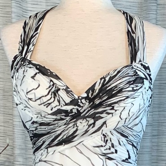 Laura Vann white with black flowers halter A-line dress. - Picture 3 of 16